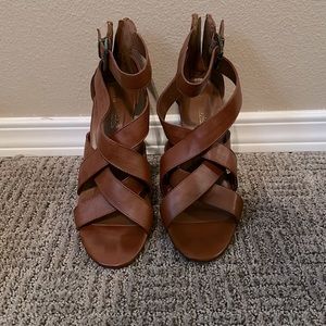 Size 8.5 Shoedazzle Brown Sandal heels